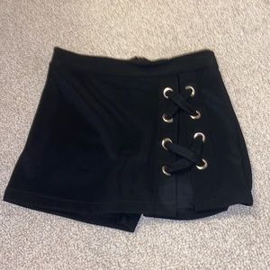 Black skort